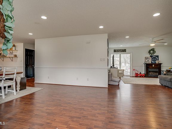 5th image of 289 Wilson Ave