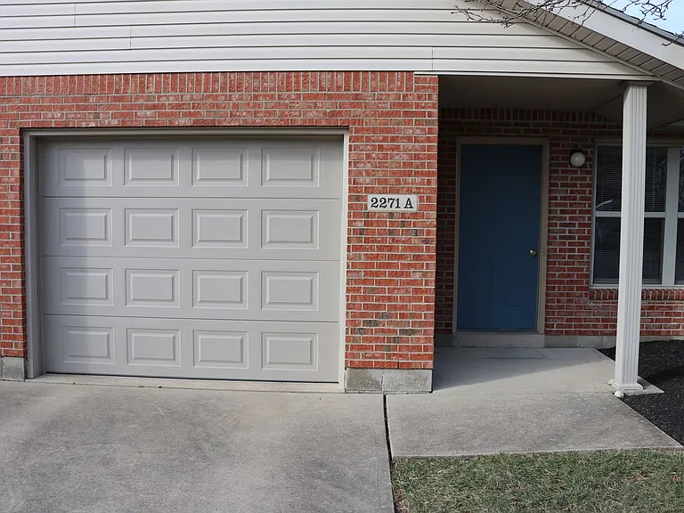 2271 Shamrock Ln — Photo 6