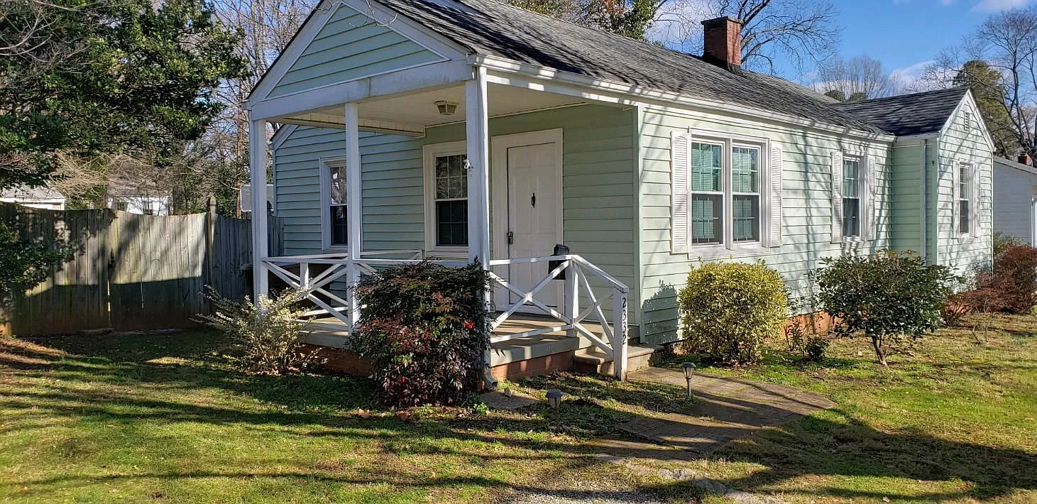 3 bed, 936 sqft, $1,525 — Photo 2