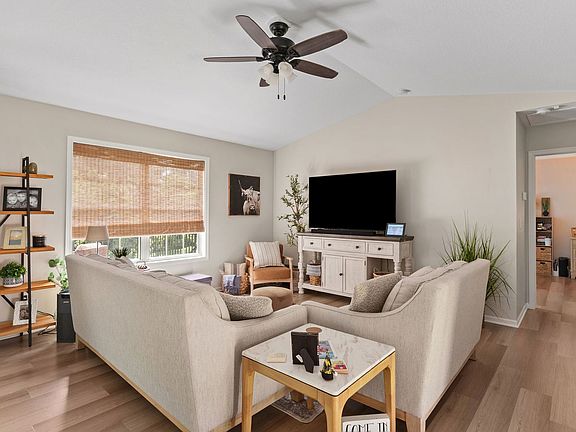 4th image of 6526 Silver Creek Dr