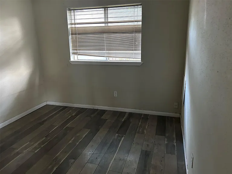 1154 W Brompton Dr — Photo 15