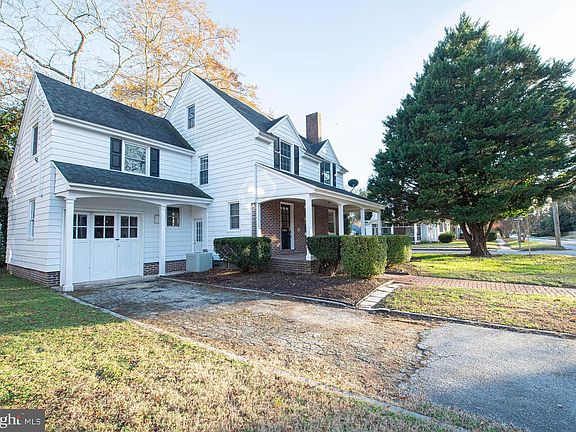 3rd image of 715 Camden Ave