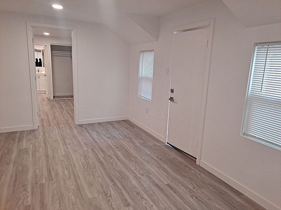 2nd image of 401-405 Westbourne St #401