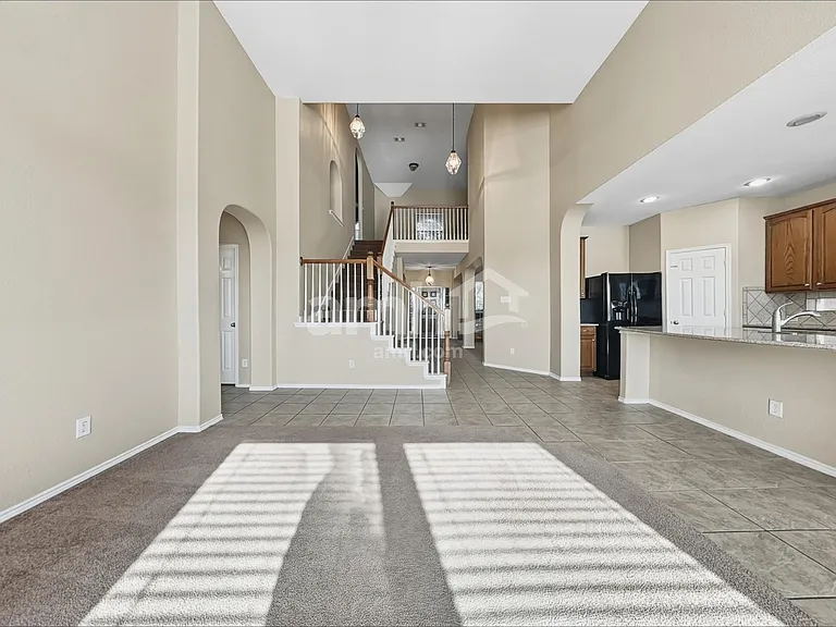 9501 Navarro St — Photo 6