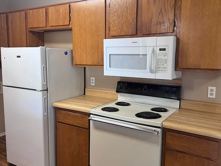 Crown Ridge Apartments — Photo 22