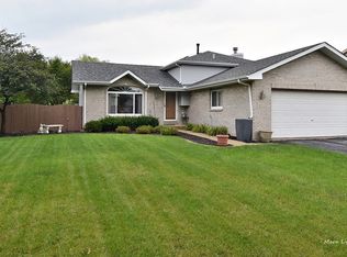 405 Beaver Ct, Oswego, IL 60543