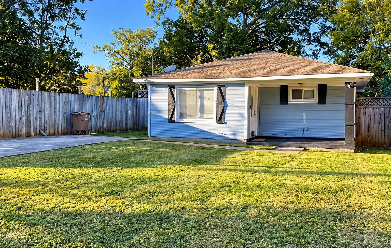 3 bed, 1418 sqft, $1,595 — Photo 1