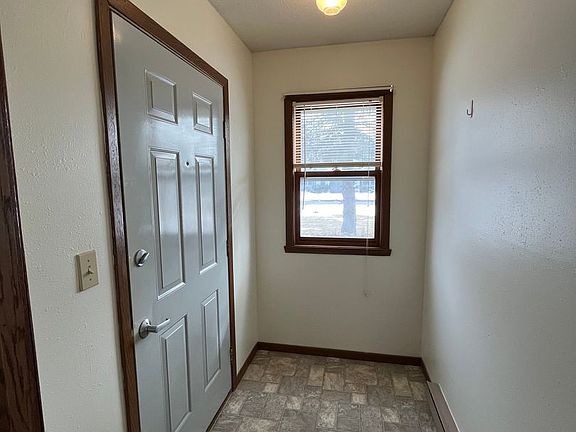 5th image of 223 E Veterans St APT A