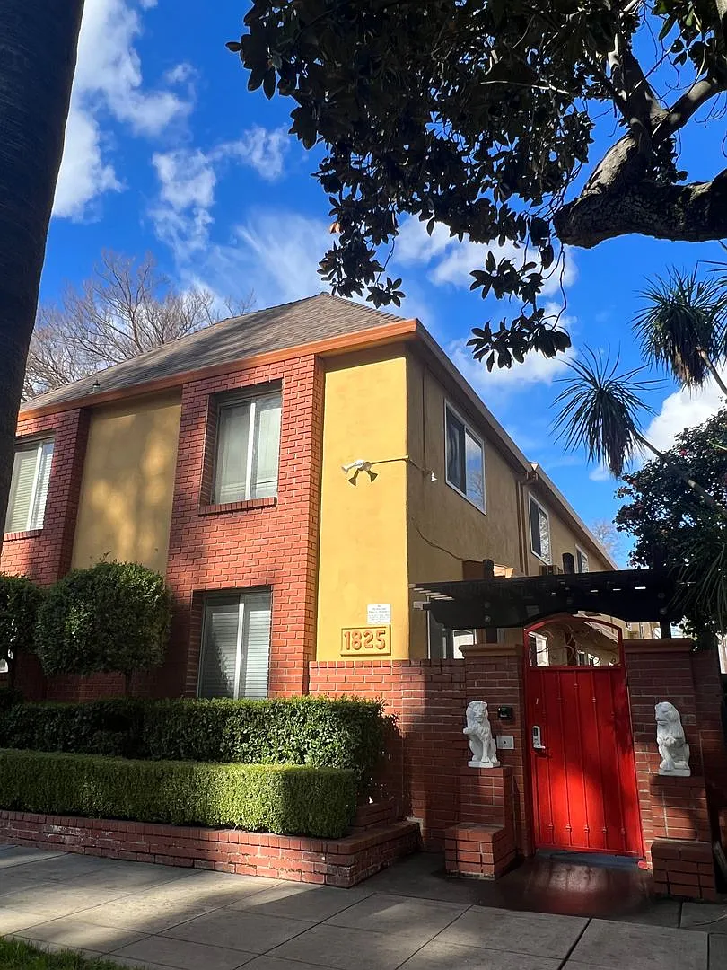 2 One-Bedroom Units Available!! $500 Off 1st Mos Rent!! — Photo 2