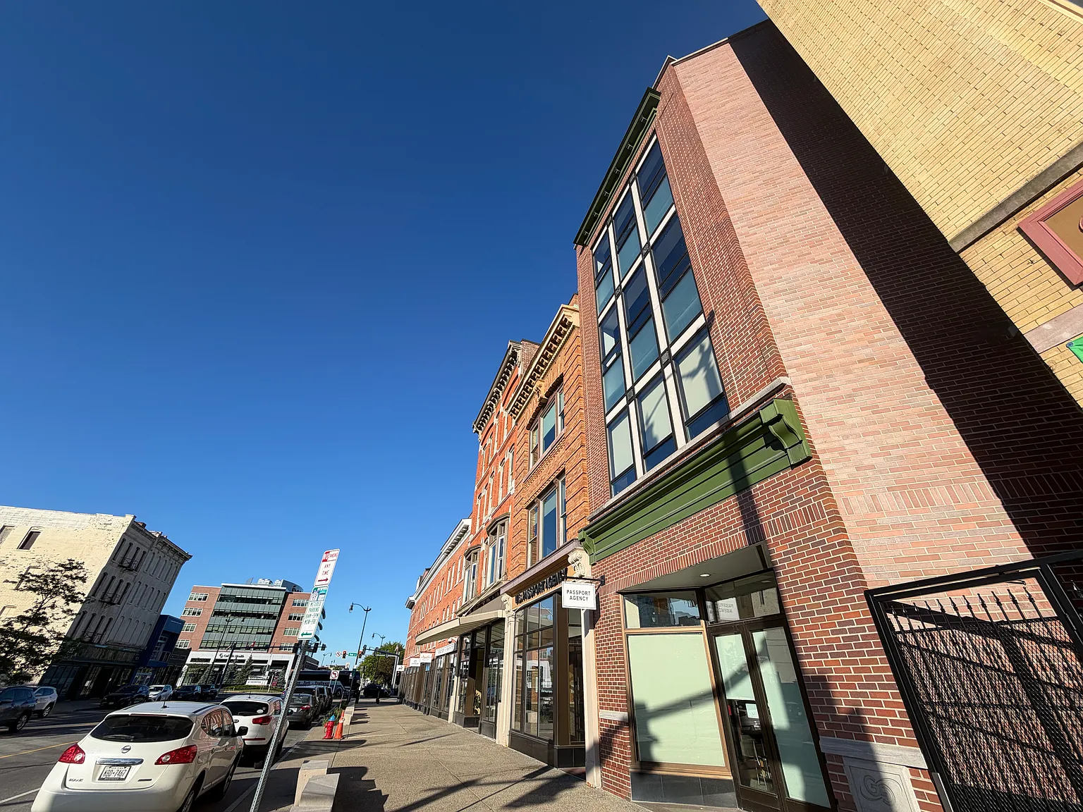 1 bed, 1170 sqft, $1,750 — Photo 2
