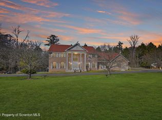 108 Fairington Ln, Waverly Township, PA 18414