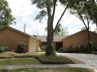 1310 Woodland Dr, Seabrook, TX 77586