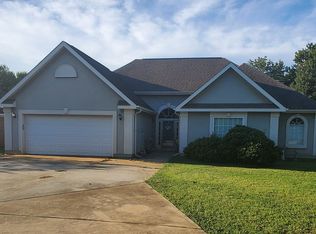 211 Scarlett Dr, Warner Robins, GA 31088