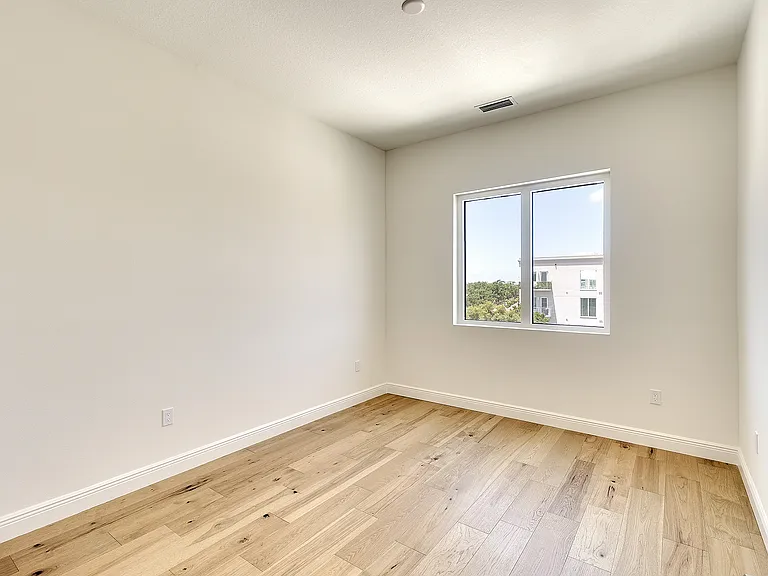 600 3rd Ave S #504 — Photo 21