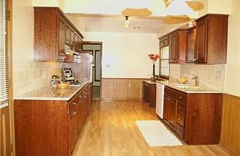 2nd image of 11122 Walnut St