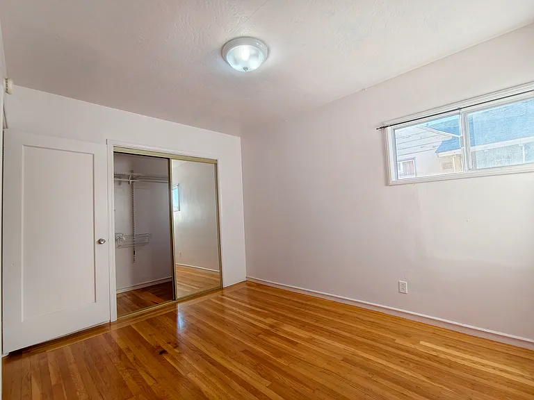 2056 Bancroft Ave — Photo 15