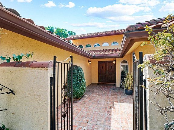 3rd image of 2598 NW 27th St