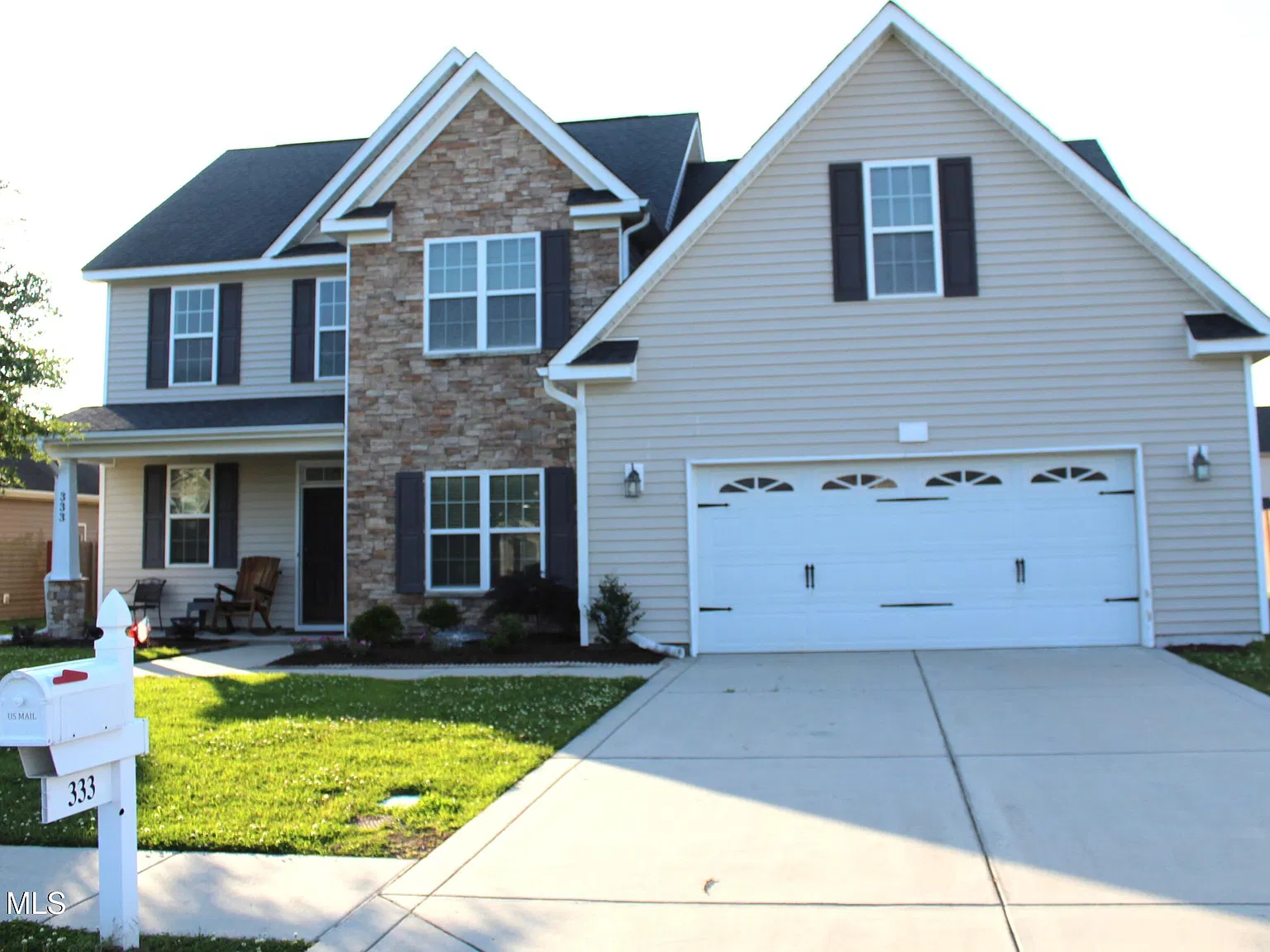 4 bed, 3.5 bath, $2,550 — Photo 1