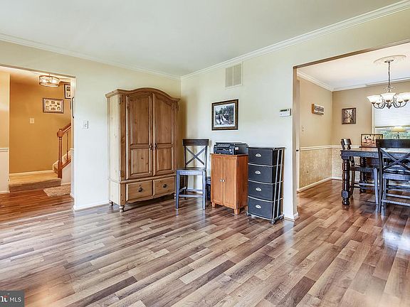 4th image of 253 Poe Ct