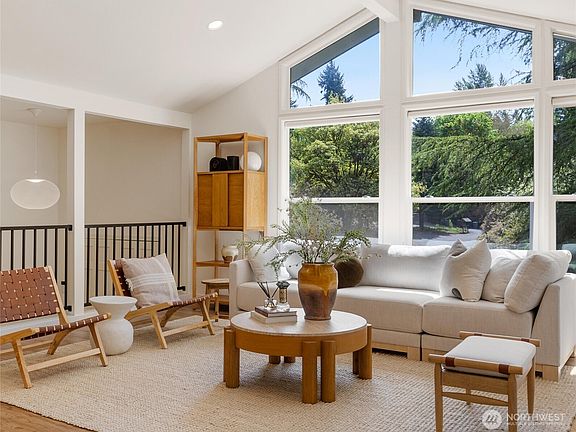 3rd image of 21810 NE 16th Street