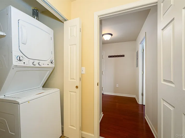 19 Scarborough Ln #A — Photo 7