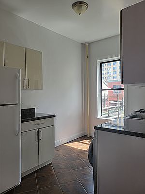 5th image of 226 W 108th St APT 6A