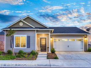 4102 Rialto Ave, Clovis, CA 93619
