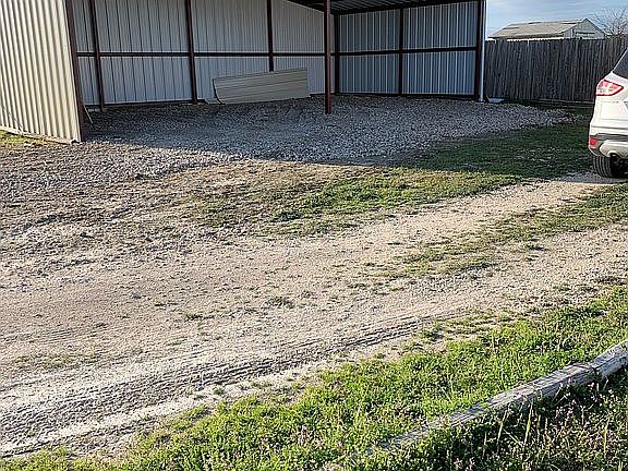 4th image of 5933 Fm 2415