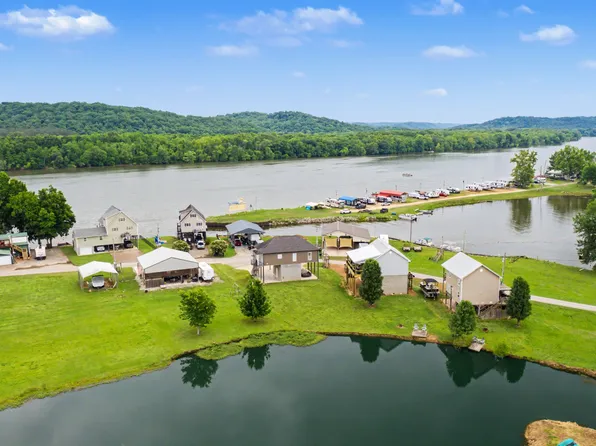 175 Ellen Ln, Decaturville, TN 38329