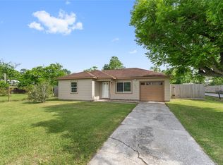 511 Jones Rd, Highlands, TX 77562