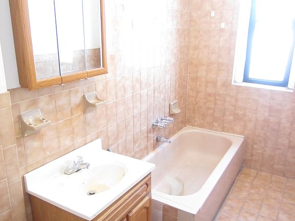 5th image of 91 E 208th St APT 4A