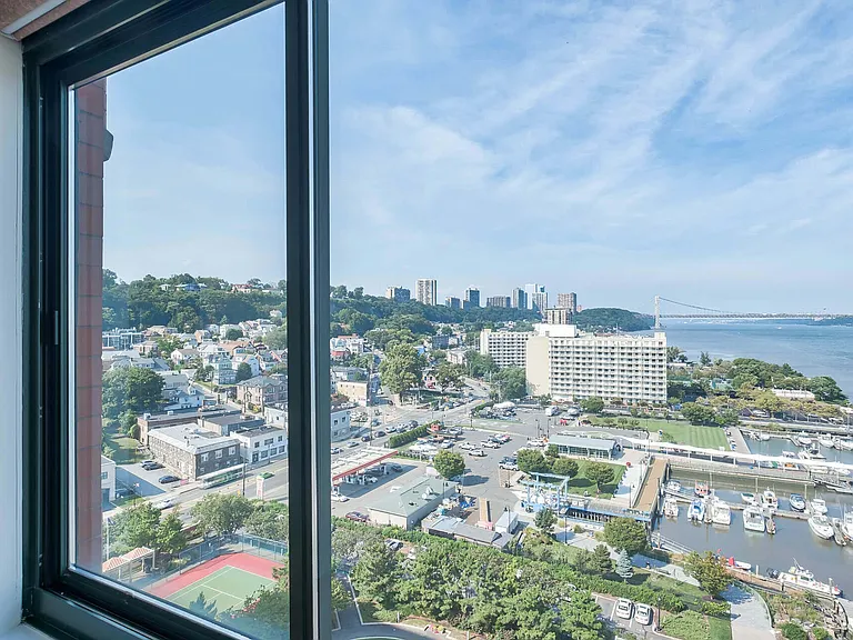 Enjoy different aspect of the views from Windsor at Mariners