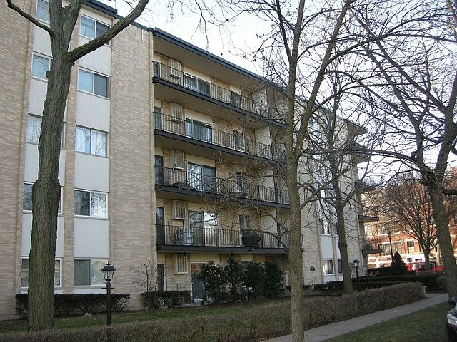 1st image of 828 Oakton St APT 1D