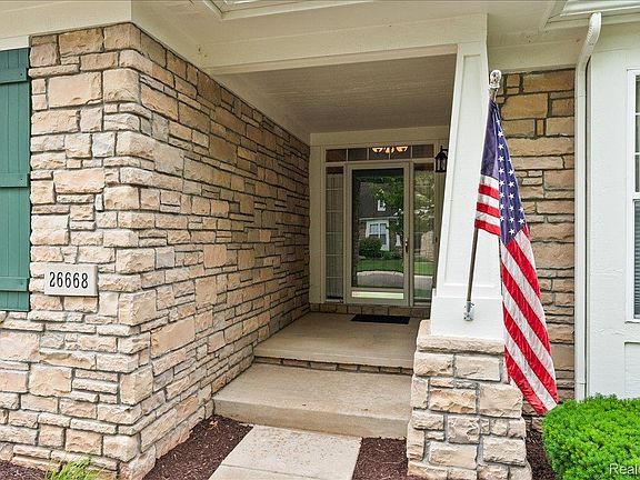 5th image of 26668 Wilton Ct