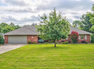 1416 Willow Dr, Choctaw, OK 73020