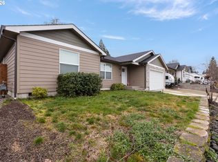 645 SE Garden Way Dr, Winston, OR 97496