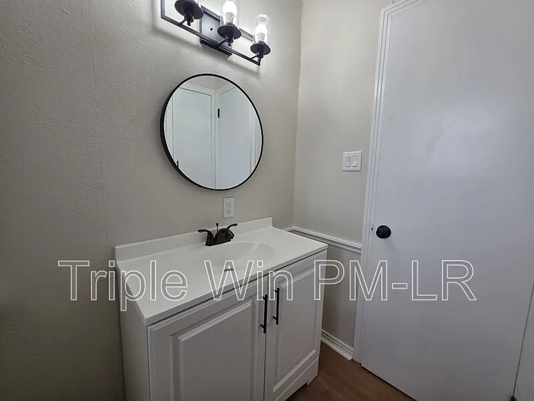 602 J K St — Photo 32