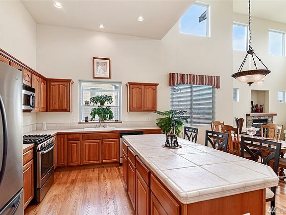 5th image of 18345 Mount Townsend Dr NE