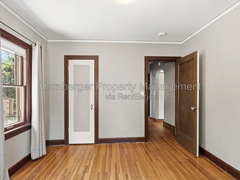 1210 S Maple St — Photo 10