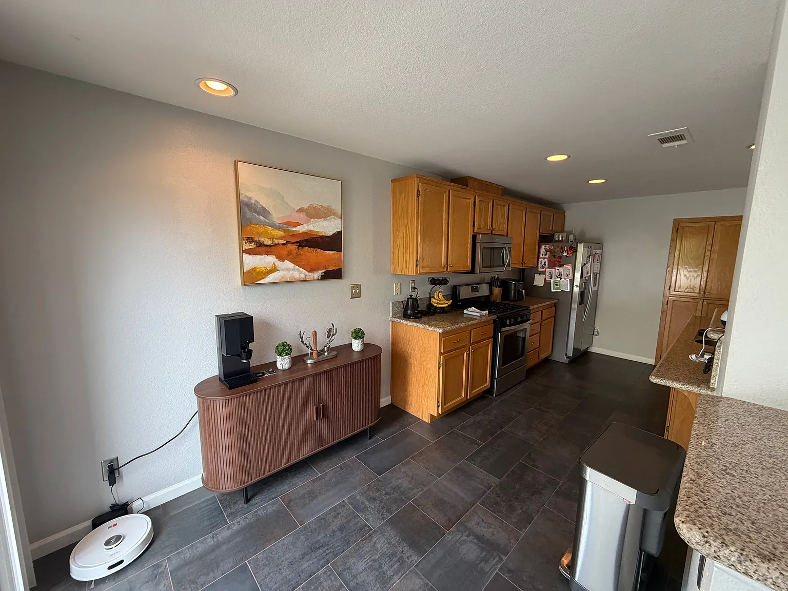 3 bed, 2.5 bath, 1476 sqft, $3,900 — Photo 4
