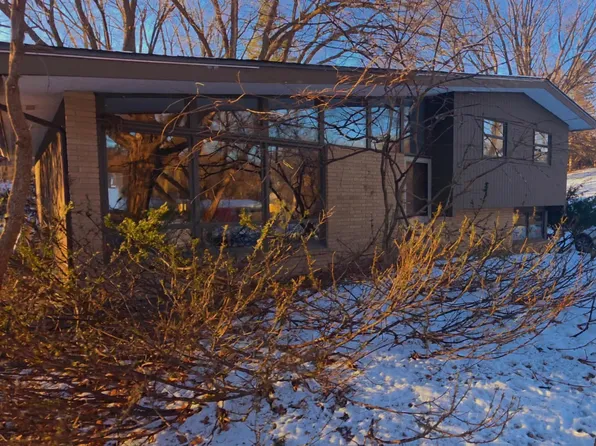 15840 Woodgate Rd N, Minnetonka, MN 55345