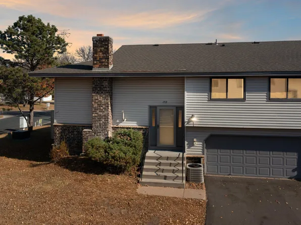 1712 Woodgate Ln, Eagan, MN 55122