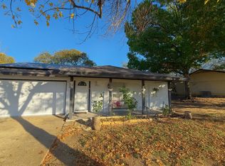 920 Crockett St, Midlothian, TX 76065