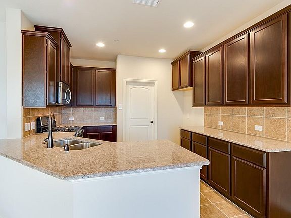 2nd image of 933 Brookville Ct #1