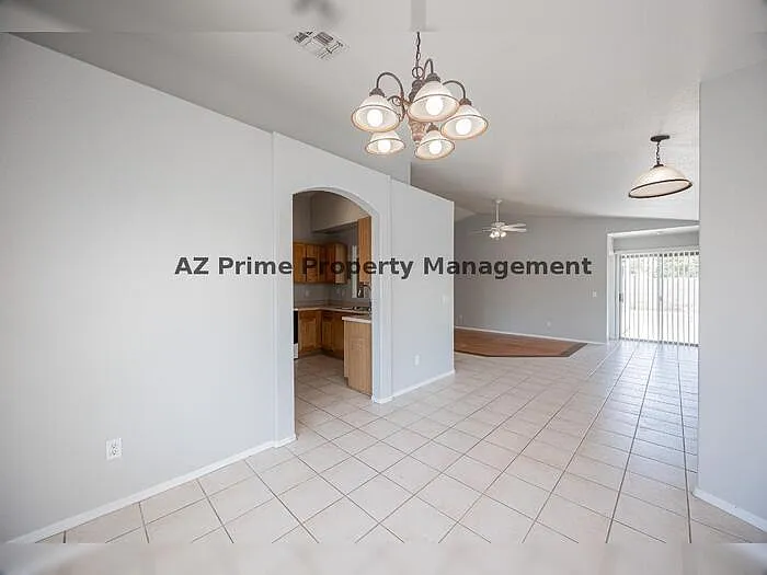 13344 W Desert Ln — Photo 8