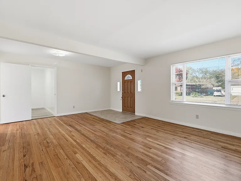 10830 Cotillion Dr — Photo 3