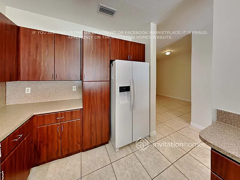 568 NE 35th Ave — Photo 11