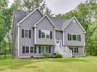 727 Washington St, Barrington, NH 03825