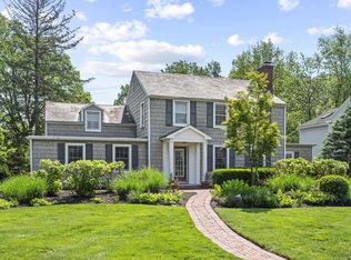 122 N Stanwood Rd, Columbus, OH 43209