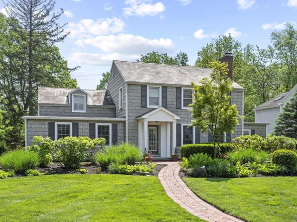 122 N Stanwood Rd, Columbus, OH 43209